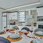 Bezirgan 2 Bedroom Secluded With Private Pool Hot Tub Villa *