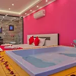 Bezirgan 2 Bedroom Secluded With Private Pool Hot Tub Villa