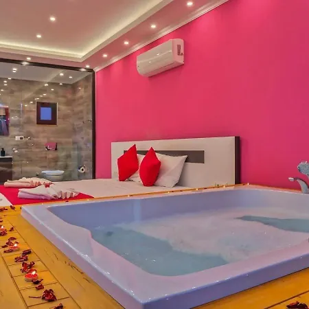 Bezirgan 2 Bedroom Secluded With Private Pool Hot Tub Villa