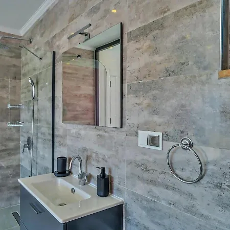 Bezirgan 2 Bedroom Secluded With Private Pool Hot Tub Villa