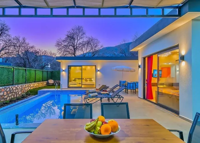 Bezirgan 2 Bedroom Secluded With Private Pool Hot Tub *