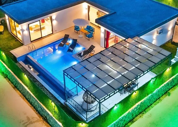 Bezirgan 2 Bedroom Secluded With Private Pool Hot Tub 빌라 *