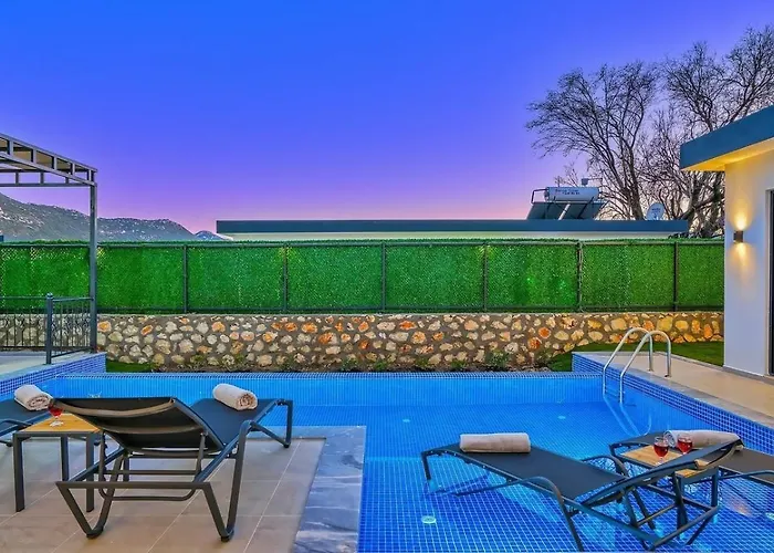 Bezirgan 2 Bedroom Secluded With Private Pool Hot Tub 빌라 *