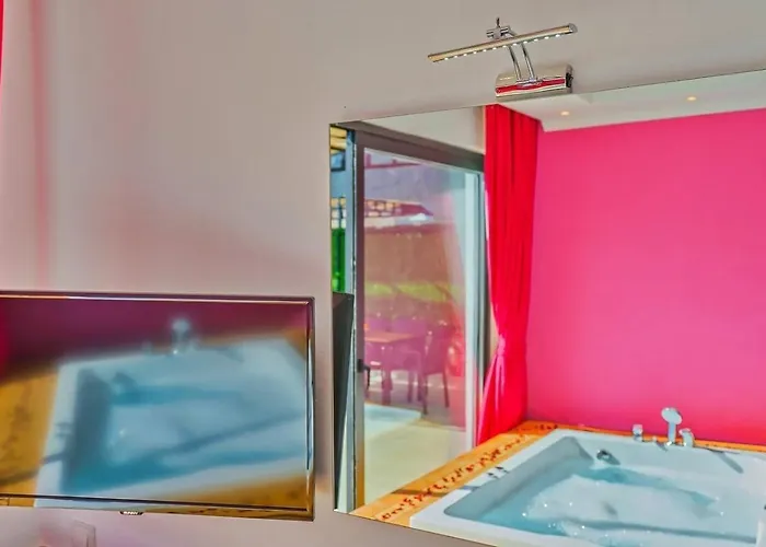 Bezirgan 2 Bedroom Secluded With Private Pool Hot Tub 빌라 *