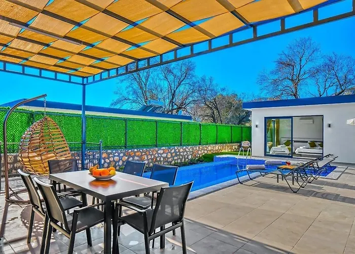 Bezirgan 2 Bedroom Secluded With Private Pool Hot Tub 칼칸